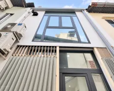 Cho thuê nhà riêng tại Lý Chính Thắng, 10 triệu/th, 31.2m2, 1PN, 2WC, đầy đủ nội thất