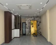 Cổ Linh - Cho thuê tòa 8 tầng, thang máy - 32tr