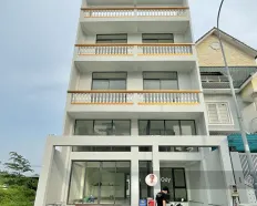 Tòa văn phòng gần Trần Não 8m*20m, hầm, 4 tầng, sân thượng, thang máy, 80 triệu/tháng