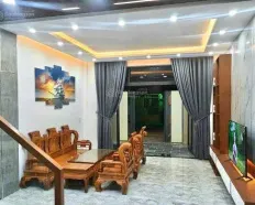 Cho thuê nhà 3 tầng đường 7,5m Huỳnh Ngọc Đủ - Hòa Xuân - Hướng Tây Nam, full nội thất, giá tốt