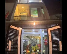 Nhà hẻm ô tô 1 trệt 2 lầu, 3PN 3WC gần sân banh Linh Xuân
