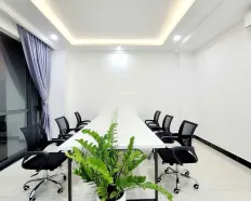 Cho thuê văn phòng KDT Vạn Phúc City giá 11tr full nội thất như hình