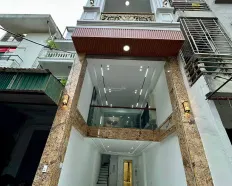 Cho thuê nhà Đội Cấn - Liễu Giai - Ba Đình - 40m2 x 6T - Ô tô đỗ cửa, thông sàn, thang máy - 19tr