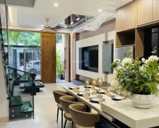 Bán nhà 3 tầng đường 5,5m Cẩm Chánh 5 - sát chợ Hòa Xuân - hướng Tây Bắc - giá tốt.