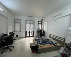 Nhà nguyên căn ngõ 88 Trung Kính rộng 65m2 xây 4 tầng làm văn phòng, lớp học