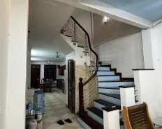 Cho thuê nhà Đường Cao Thắng, Phú Nhuận 2PN, 2wc sẵn nội thất, Giá 15 tr/th