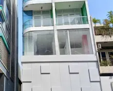 Mặt bằng kinh doanh 220m2 căn góc mặt tiền Nguyễn Trãi Quận 5