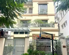 Cho thuê nhà vườn Nguyễn Thị Định. DT: 130m2 x 4.5T. MT: 10m. Đường 2 ô tô tránh nhau