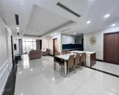 Cho thuê căn hộ chung cư cao cấp Discovery Complex, có slot xe ô tô. Từ cơ bản đến đầy đủ nội thất
