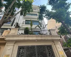 Cho thuê nhà 130m2 x 5 tầng khu Hoàng Ngân, Đỗ Quang mặt tiền 9m, ô tô đỗ quanh, giá 50tr/th
