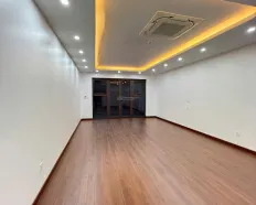 Cho thuê nhà khu vực Hào Nam - Hoàng Cầu 70m*6 tầng, thang máy, thông sàn, oto đỗ cửa Giá 30tr/th