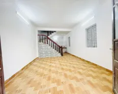 Cho thuê nhà 50m2 x 2 tầng tại ngõ 214 Nguyễn Xiển. Giá 8 triệu/tháng. Nhận nhà từ tháng 11/2026