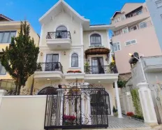 Villa kiểu Pháp mặt tiền quá đẹp - ngay phố có thể ở hoặc kinh doanh