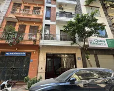 Cho thuê nhà liền kề phố Hoàng Ngân - Cầu Giấy, DT 120m2, 4 tầng, tiện làm VP. Giá chỉ 40tr