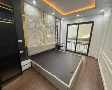 Cho thuê nhà cuối ngõ 118 Nguyễn Khánh Toàn 50m2 x 4T 5PN ô tô qua nhà, đầy đủ đồ. Giá 14tr/th