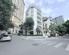 Cho thuê ngay khu Vườn Đào Lạc Long Quân, 200m2, 7 tầng, lô góc, nhà mới, PCCC, 190tr/th