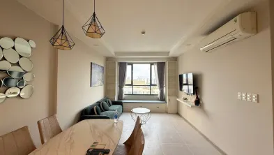 Thuê Gold View 2PN1WC 68m2 ban công view sông full nội thất ngay Bến Vân Đồn Q4 sát Q1 LH0775 924