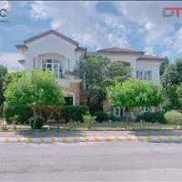Cho thuê biệt thự sân vườn mở cafe, phim trường, văn phòng, nhà ở tại khu biệt thự Vani Bình Dương