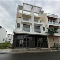 Nhà phố hoàn thiện VCN Phước Long II - Kiến trúc cổ điển, Sổ đỏ có sẵn, Giao nhà ngay