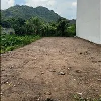 Lô đất đẹp hiếm có cần bán mặt đường 303