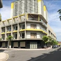 Bán Nhà Phố Ngay Làng Đại Học Thủ Đức. DT: 5 x15 ( Trệt + 3 lầu)