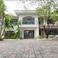 Cho thuê biệt thự mặt tiền kinh doanh Thảo Điền - 500m2 - 130 tr tháng