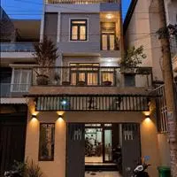 Cho Thuê Nhà Nguyên Căn 2 Lầu Gần Chợ Cầu Đồng