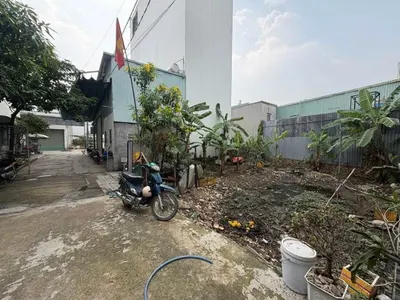 Bán liền kề quận 11 thành phố Hồ Chí Minh, gần Đầm Sen 100m