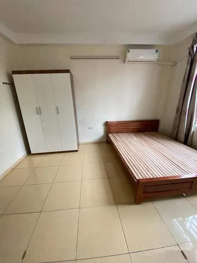 Phòng nhà 8 tầng 157 Chùa Láng giá 2,5tr thang máy và bộ