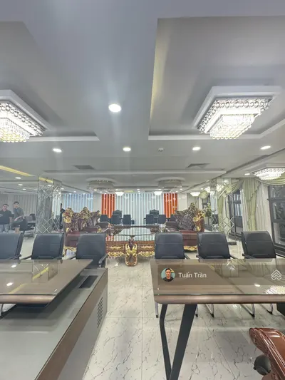 Cho thuê tòa VP 2000m2 DTSD, hầm 7 lầu trống suốt. 458m2/sàn. Full NT văn phòng. Giá 550tr/tháng