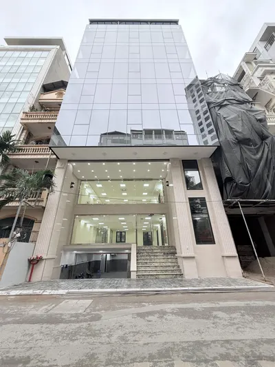 Cho thuê MP Nguyễn Thị Định, 220m2, 10 tầng, MT 12m, thông sàn, thang máy, nhà mới