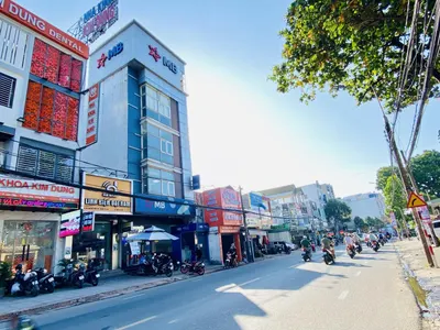 60 triệu/tháng - Tòa nhà 1 hầm 4 lầu mặt tiền Phạm Văn Thuận - P. Tam Hiệp