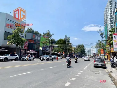 Cho thuê nhà mặt tiền Võ Thị Sáu; 1 trệt 3 lầu ngang 12m, 800m2 sàn giá 120 triệu/tháng