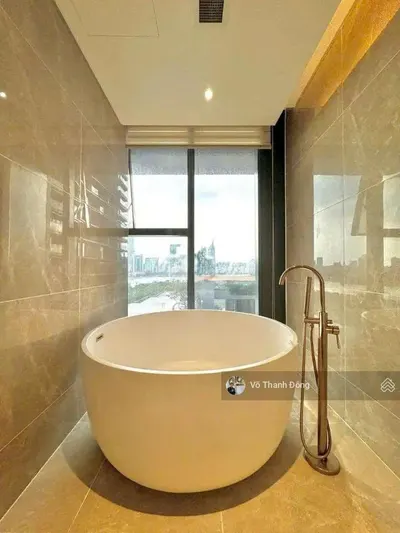 Cho thuê Cove Empire City 4PN 228m2, view sông trực diện, ban công rộng, giá 142 triệu/tháng