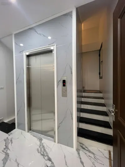 Cho thuê nhà Võ Chí Công - Xuân La - Lạc Long Quân - 100m2 x 6.5T - Thang máy, ô tô đỗ cửa - 48tr