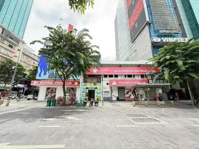 Cho thuê nhà góc vip 2MT: 12 Nguyễn Huệ - Ngô Đức Kế, phường Sài Gòn, TP HCM