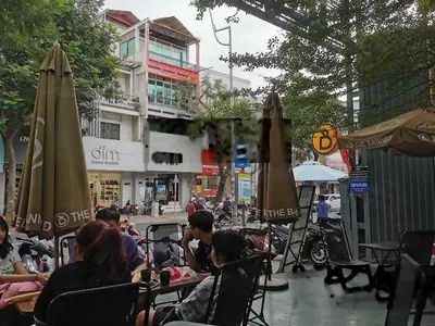 Cho thuê nhà góc 2 MT đường Lê Văn Sỹ, Quận 3, DT: 15.5x25m, 1 trệt 3 lầu TM ST, DTSD: 1.500m2