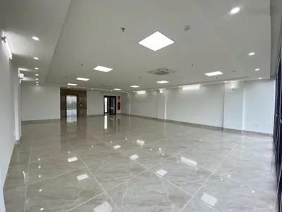 Cho thuê nhà lô góc mới Trường Chinh - Vương Thừa Vũ, 110m²x6T, thông sàn, thang máy, PCCC giá 55tr