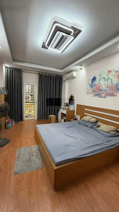 Thiện chí bán nhanh nhà riêng tại phố Tân Mai, 5 tầng, mặt ngõ, kinh doanh, nhà còn mới, đẹp.
