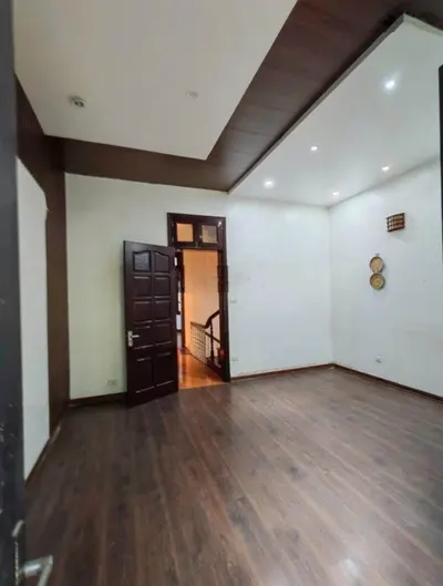 Cho thuê nhà Trung Kính - Trần Duy Hưng - Vũ Phạm Hàm - 65m2 x 5T - Ô tô đỗ cửa, đủ điều hòa - 29tr