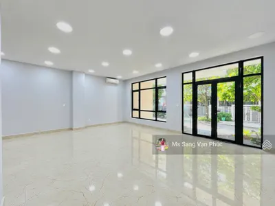 Tầng trệt 7x17m Vạn Phúc City. Máy lạnh, thang máy, hầm xe, vị trí đẹp. Xuất VAT. Giá 15 triệu