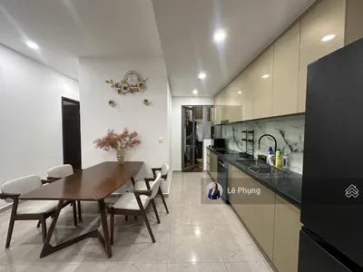 Cho thuê căn hộ cao cấp: 2PN, 1PLV, 2WC, 105m2, đầy đủ nội thất, tầng cao view đẹp - Celesta Rise
