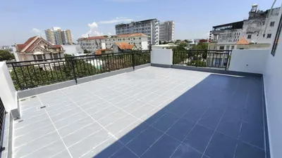 Cho thuê nhà mặt tiền gần trường CĐ Công Thương, Phước Long B, Quận 9, mới xây, vị trí đẹp.
