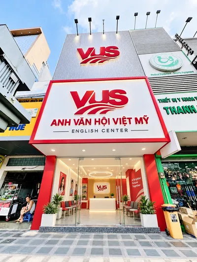 Cho thuê nguyên căn đường 3/2 - Quận 10, trệt 3 tầng DTSD ~350m2