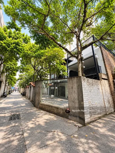 Villa góc 2MT Hai Bà Trưng Q1 | Ngang 18m | DT 18x20m | Trệt Lầu ST | 200tr