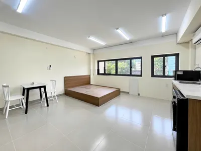 Cho thuê căn studio rộng rãi- full nội thất- cửa sổ trời - gần ĐH Công Thương và Aeon Tân Phú