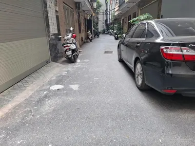 Cho thuê lâu dài nhà Ngọc Thụy - lô góc thoáng sáng - ô tô- kinh doanh - 50m2 -11 triệu