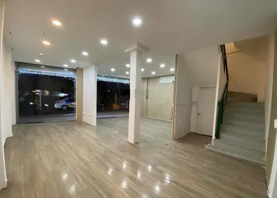 Cần cho thuê nhà ngang 6m mặt tiền 311B Lê Văn Sỹ, Phường 13, Quận 3, gần cầu Lê Văn Sỹ.