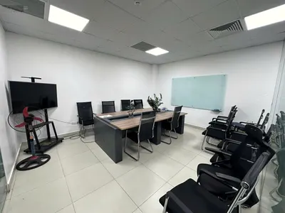 Cực hiếm - Cho thuê văn phòng siêu mới ngăn sẵn 2 phòng riêng đẹp tại phố Duy Tân. LH 098••••34