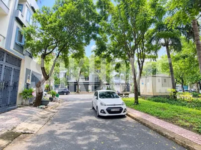 Cho thuê Quận 7 | Nhà mặt tiền đường số view công viên sát LotteMart và Phú Mỹ Hưng